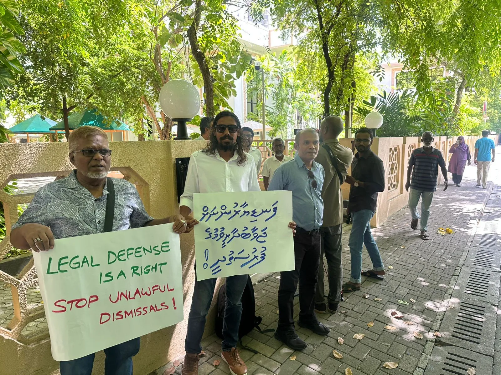 ފަނޑިޔާރުންނަށް ޖަވާބުދާރީވުމުގެ ފުރުސަތު ނުދީ މައްސަލަ ބަލާތީ އެމްޑީޕީން އިހްތިޖާޖަށް ނުކުމެއްޖެ!