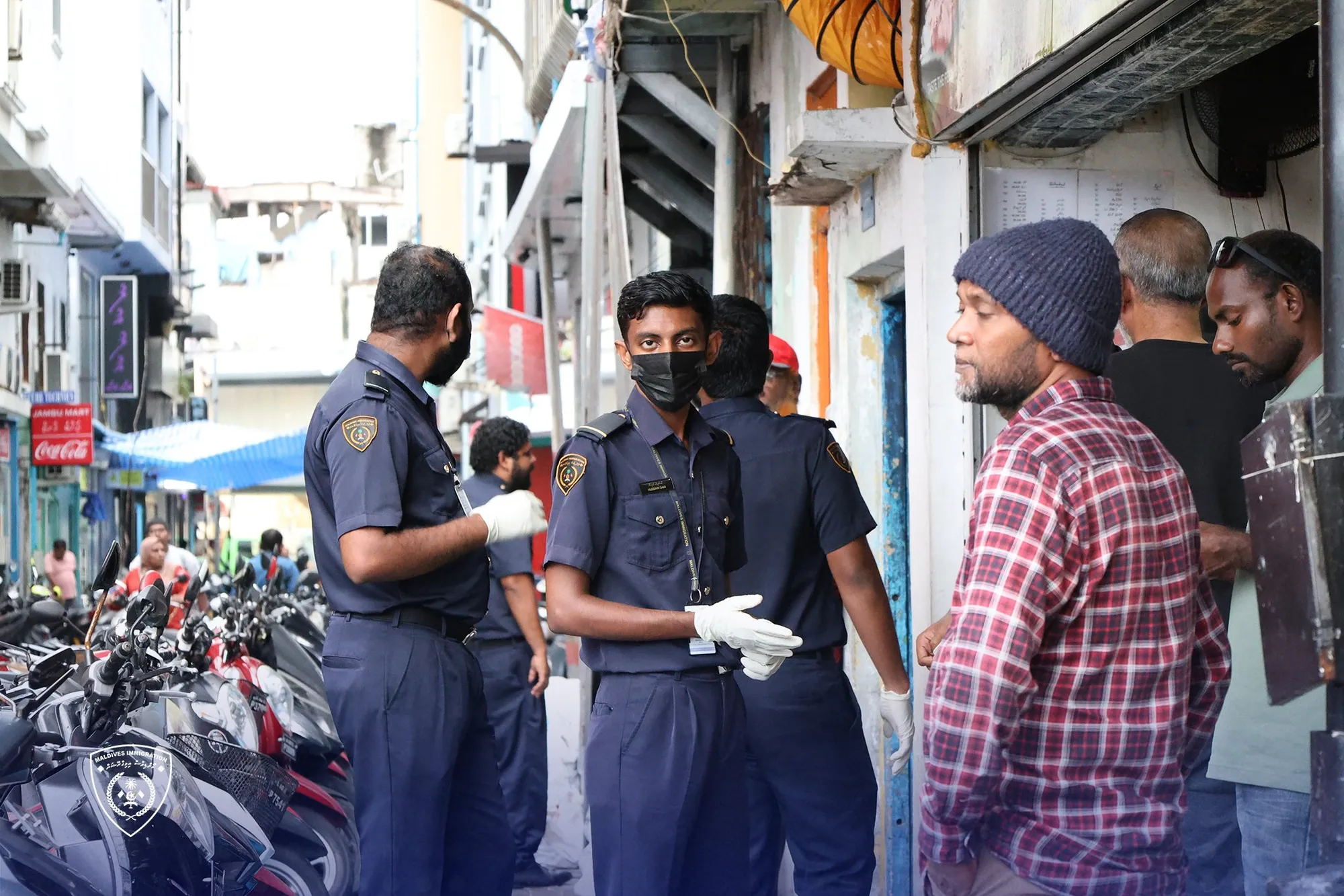 އާއްމު ސިއްހަތަށް ނުރައްކާވާގޮތަށް ދިރިއުޅެމުންދިޔަ ތަނަކުން އަނެއްކާވެސް ބިދޭސީންތަކެއް އަތުލައިގަނެފި