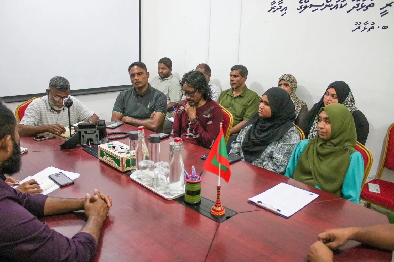 މަސްވެރިންގެ ދުވަހާ ގުޅޭ މަޝްވަރާތަކަށް ވުޒާރާގެ ޓީމެއް ބ.ތުޅާދޫއަށް
