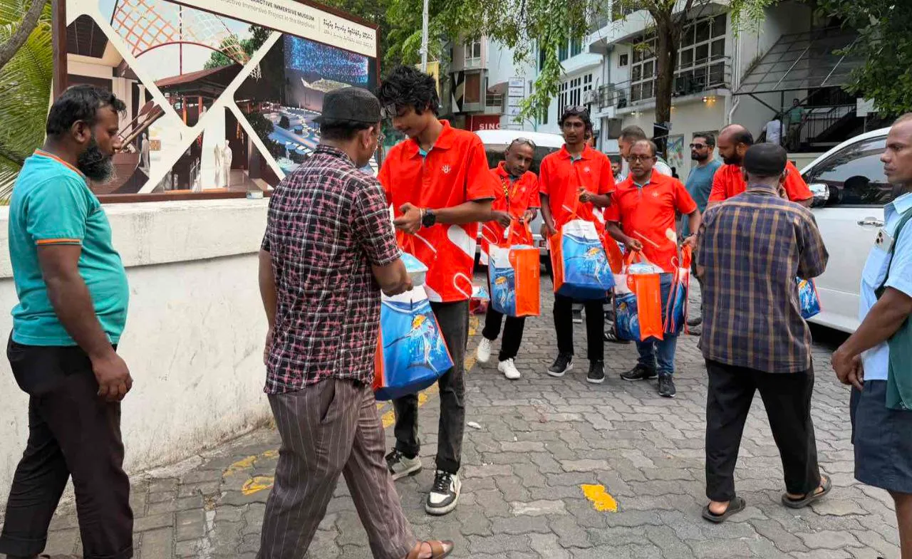 Dhiraagu Supports Vulnerable Communities with Iftar Meals and Care Baskets This Ramadan