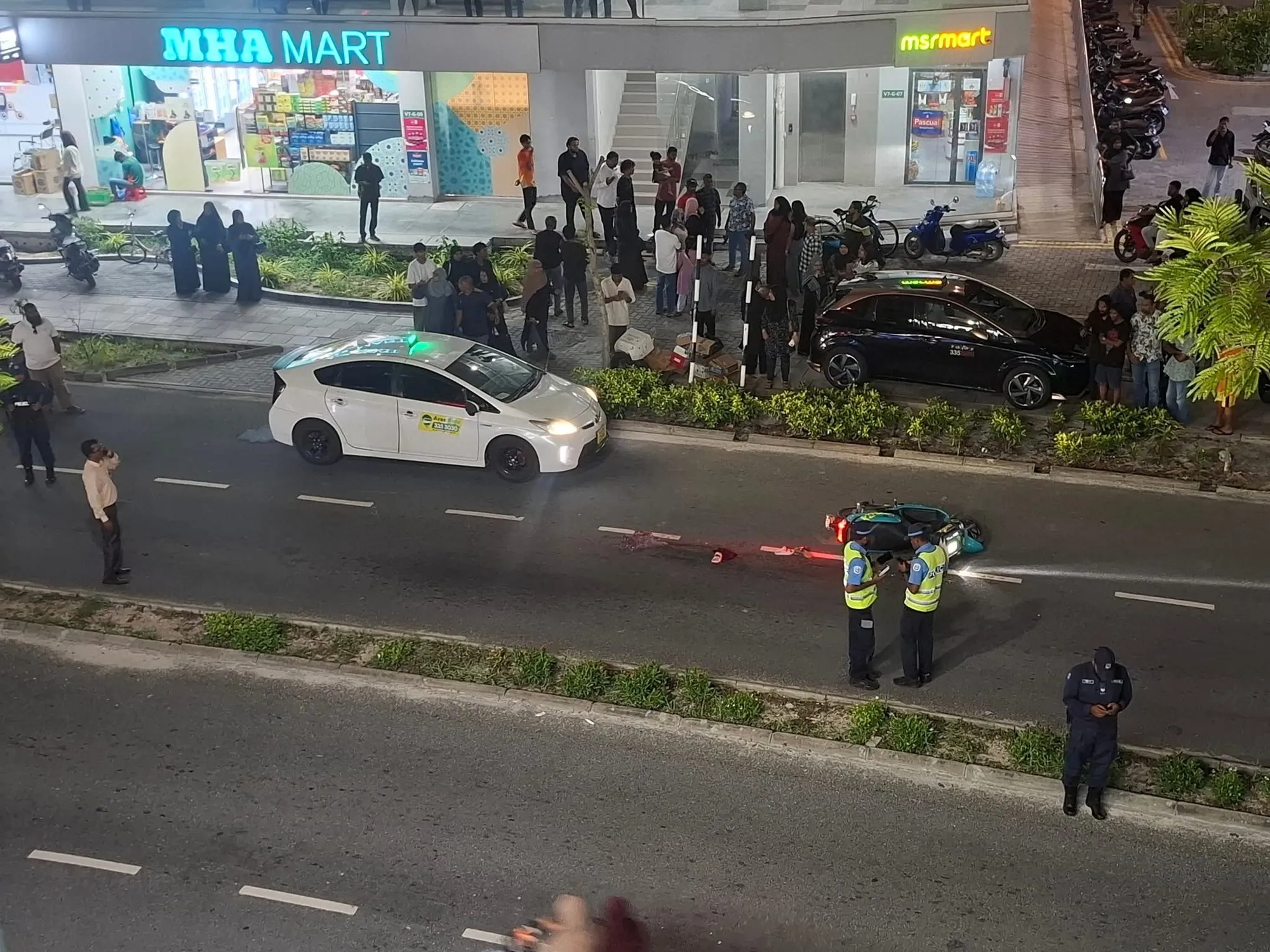 ޒީވާ ނިޔާވި އެކްސިޑެންޓު: ބެލެވެނީ ފަހުން ފަހަތުން އައި ކާރަކުން ޖެހުނީ ކަމަށް