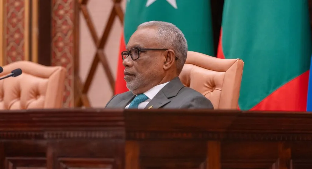 މަޖިލިސް ރައީސާއި ވަޒީރުންގެ މުސާރަ ބޮޑުކުރަނީ