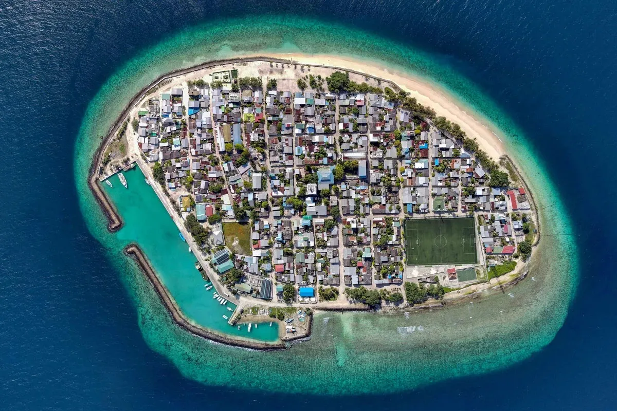 މަރުވެފައި އޮއްވާ ފެނުނު އަންހެންމީހާ ގެ މައްސަލަ ތަހުގީގުކުރުމަށް ފުލުހުންގެ ޓީމެއް ހޮޅުދޫއަށް!