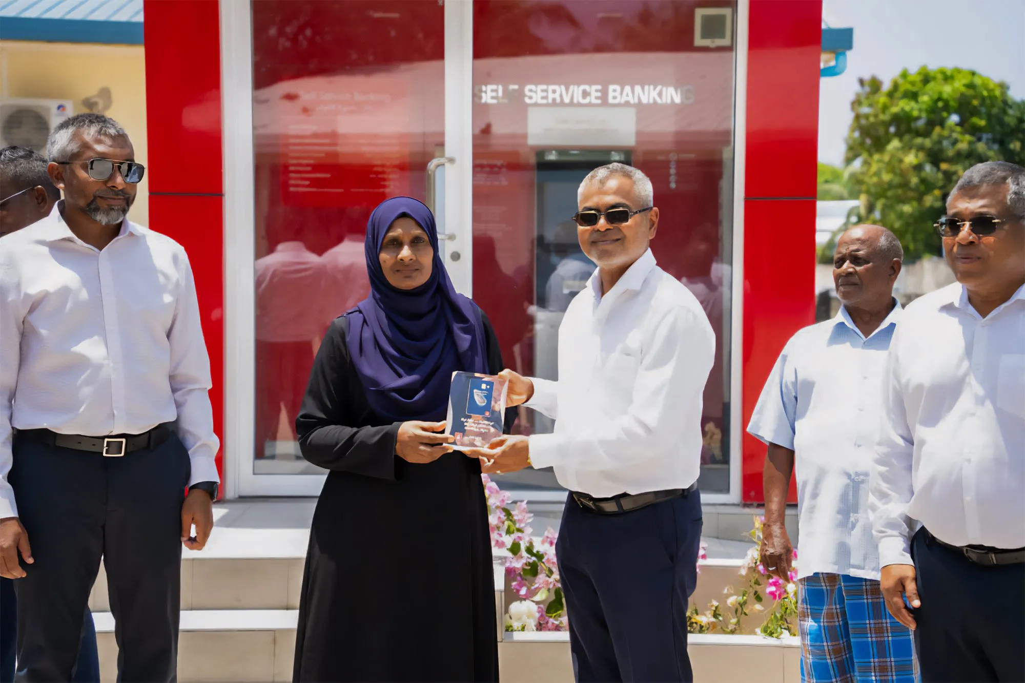 ތާރީޚީ ދުވަހެއް: ހއ ގެ ހުރިހާ ރަށެއްގައި އޭޓީއެމްގެ ޚިދުމަތް ފަށައިފި