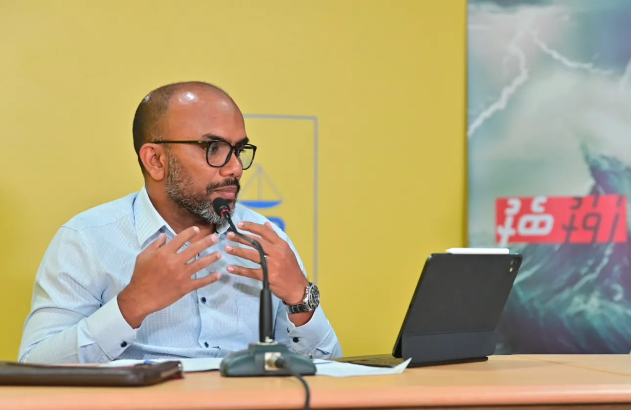 ސަރުކާރުގެ އަމާޒު ހުރިގޮތުން ރާއްޖެއަށް ބޭރުން ފައިސާ ހޯދޭނެ މަގުތައް ވެސް ބަންދުވަމުންދާނެ: އަމީރު