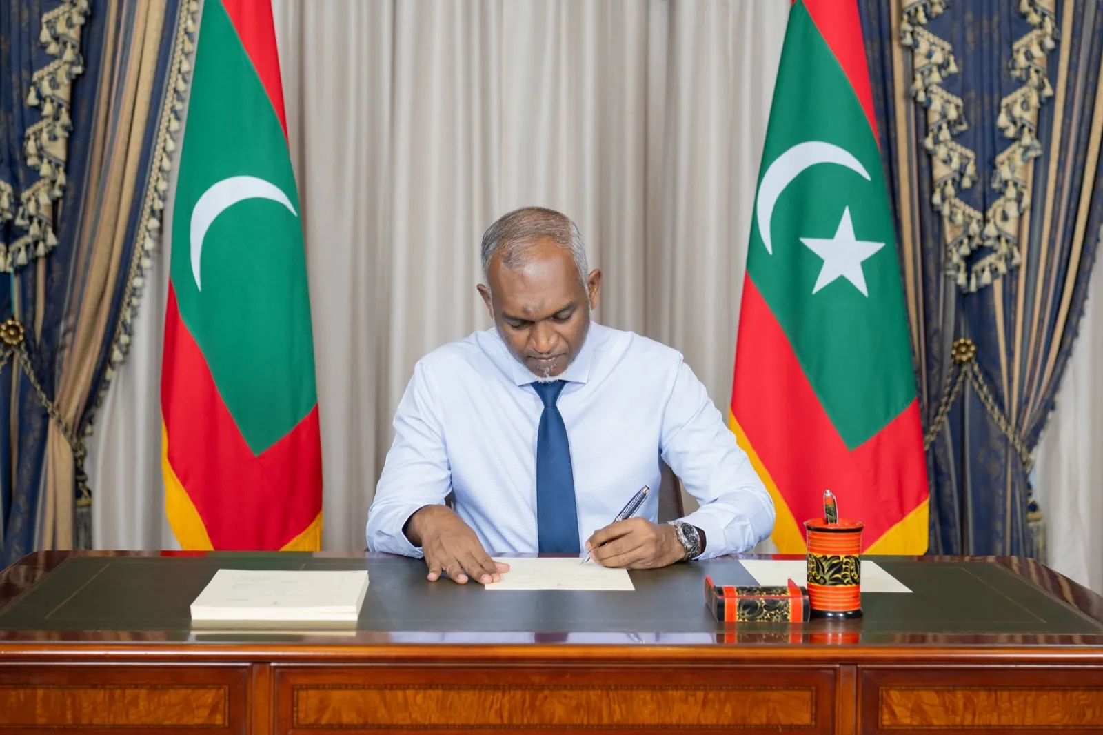 ބަންޑާރަނައިބުގެ އޮފީހުގެ ގާނޫނަށް އިސްލާހު ގެނައުމުގެ ބިލް ތަސްދީގު ކުރައްވައިފި