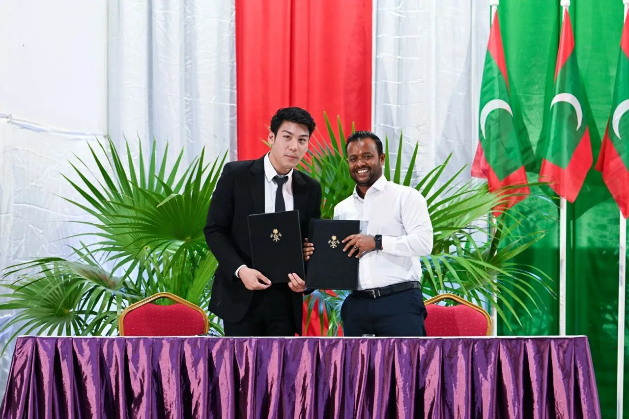 ތިނަދޫ ސިޓީގައި ބައިނަލްއަޤުވާމީ އެއާޕޯޓު އެޅުމުގެ އެއްބަސްވުމުގައި ސޮއިކޮށްފި