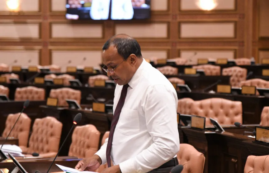 ރޯދަމަހުގެ ފަހުން މަޖިލިސް އިންތިހާބު ބޭއްވުމާއި ބެހޭ ބިލު ފާސްކުރެވޭނެ: ފަލާހް