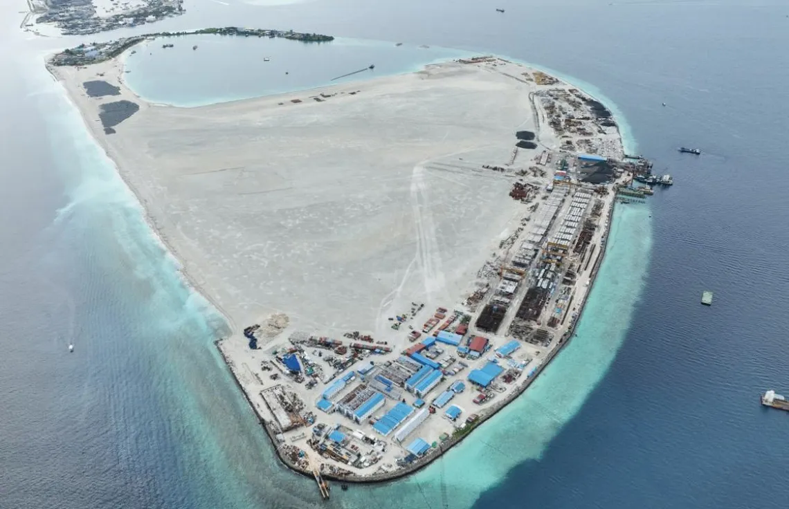 ގުޅީފަޅުގެ ލޭންޑް ޔޫސް ޕްލޭނަށް ގެނައި ބަދަލަށް، ޑިމޮކްރެޓްސްގެ ނުރުހުން