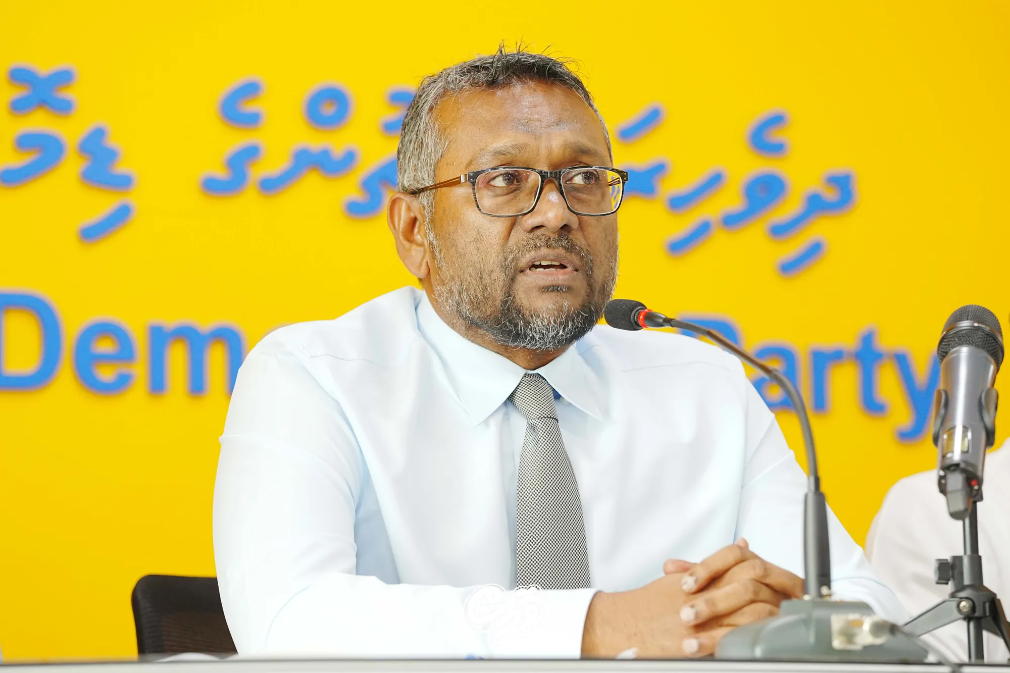 ސުޕްރީމް ކޯޓުގެ ބެންޗް ކުޑަކުރުމާއި ދެކޮޅަށް އިހުތިޖާޖު ކުރުމަށް ފައްޔާޒް ގޮވާލައްވައިފި