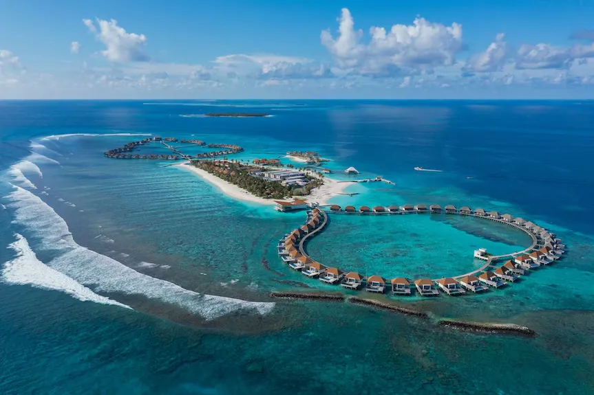ލޯންޗަކުން ޖެހި، މޫދުގައި އޮތް މީހަކު މަރުވެއްޖެ