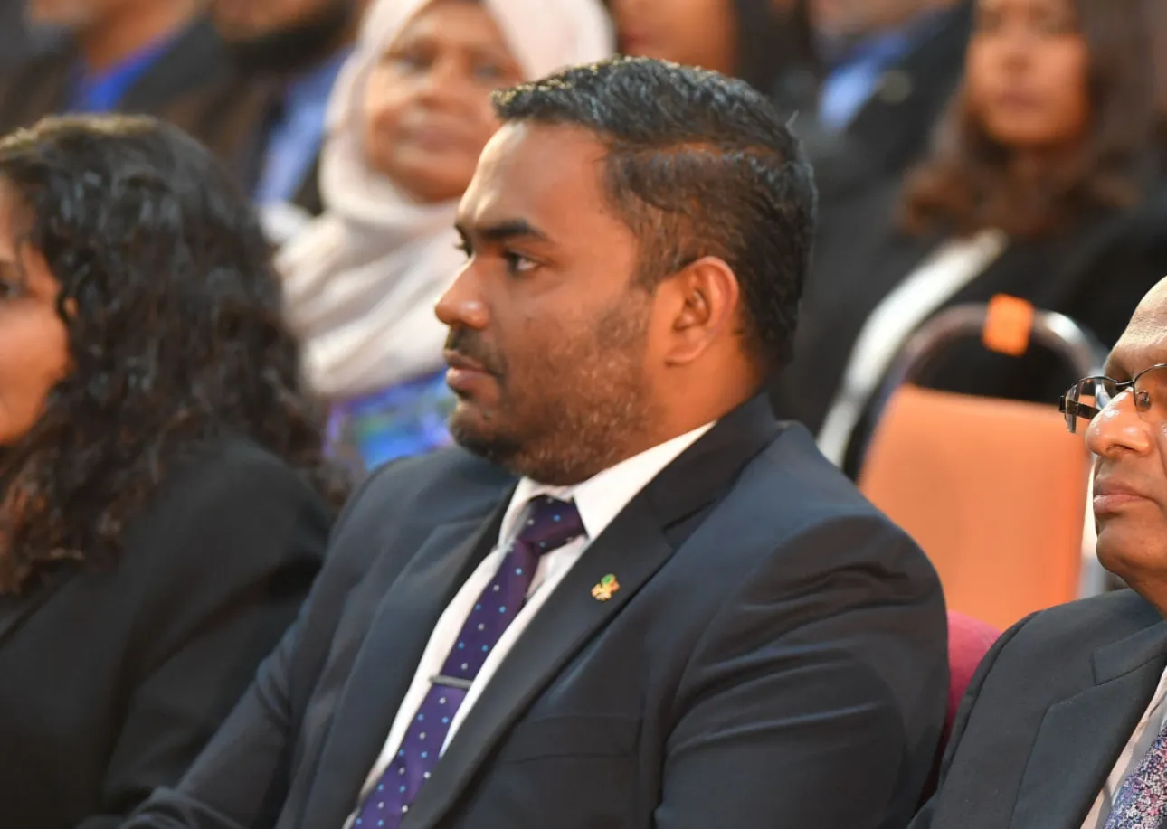 ސުޕްރީމް ކޯޓުގެ އެތެރެއިންނާއި ބޭރުން އައި އެއްވެސް ނުފޫޒަކަށް ބޯނުލަނބަން: މަހާޒު