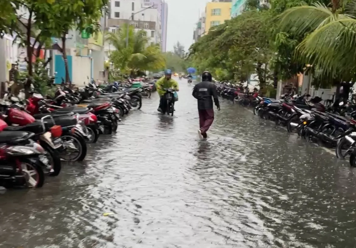 ހުޅުމާލޭ ބައެއް ފުލެޓްތަކުގެ ޕަމްޕް ރޫމަށް ފެނުގެ އަސަރުކޮށް ވަޅުފެން ފޯރުކޮށްދިނުމަށް ދަތިތަކެއް!