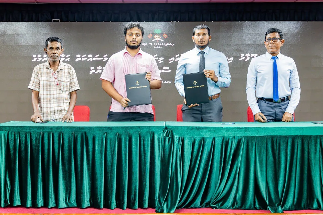 އުނގޫފާރު އިސްލާމީ މަރުކަޒުގައި ވިނައިލް އަޅަނީ، ރޯދައިގެ ކުރީން ނިމޭނެ