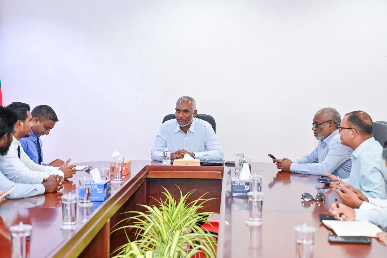 ހަނިމާދޫގެ މަގުތައް ޒަމާނީ ފެންވަރަށް ހަދައި، ބޯހިޔާވަހިކަމުގެ މަޝްރޫޢުއެއް ކުރިއަށް ގެންގޮސް ދިނުމަށް އެދިއްޖެ!
