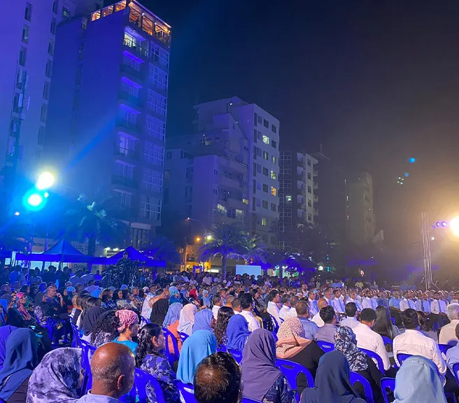 ދަ ޑިމޮކްރެޓްސްގެ ހަރުގެ ހުސްކުރަނީ