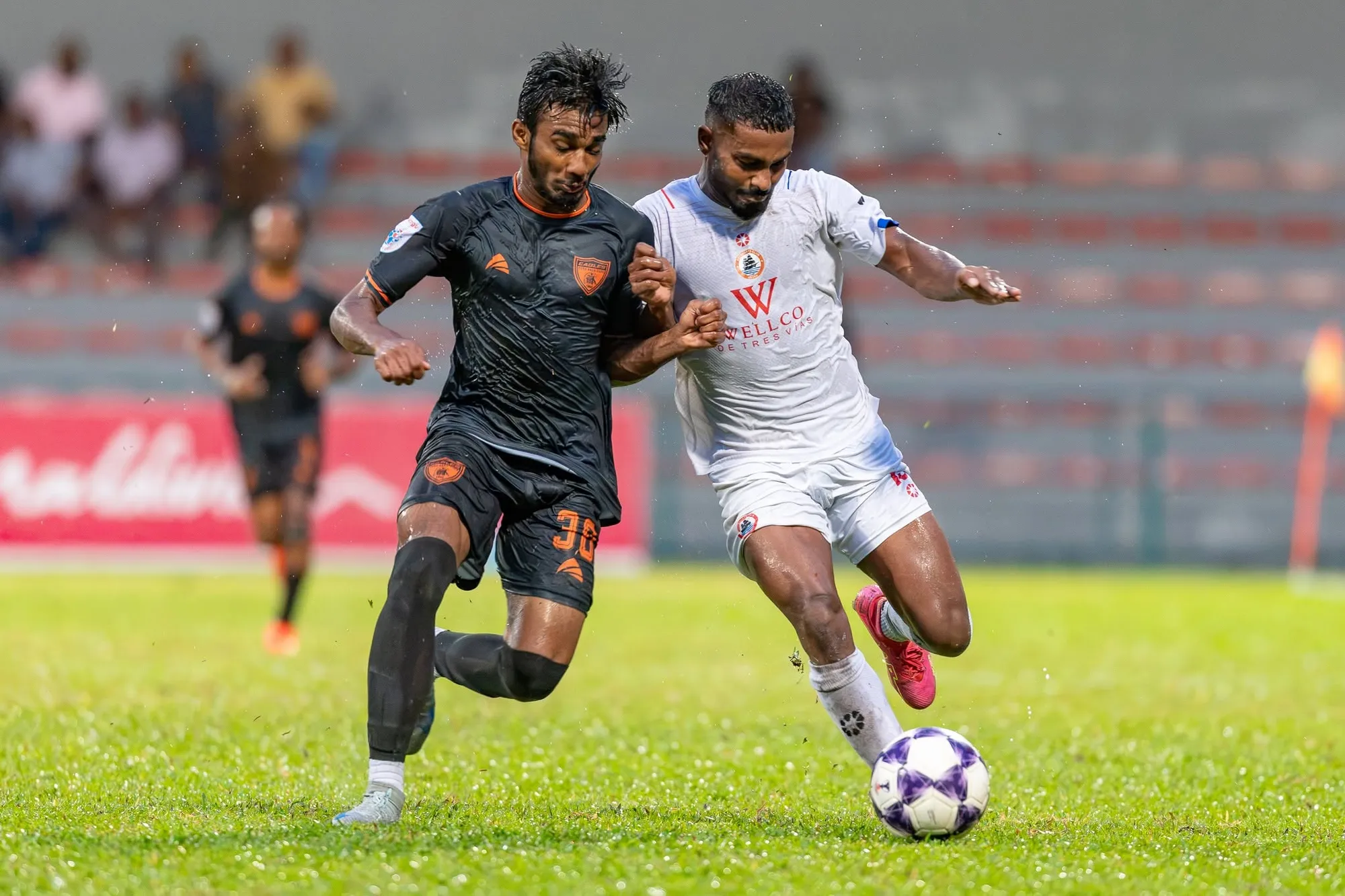 އީގަލްސް އާއި އޮޑި އެއްވަރު، ވިއްސާރައިގެ ސަބަބުން ނިއު އާއި ބުރު މެޗު ފަސްކޮށްފި