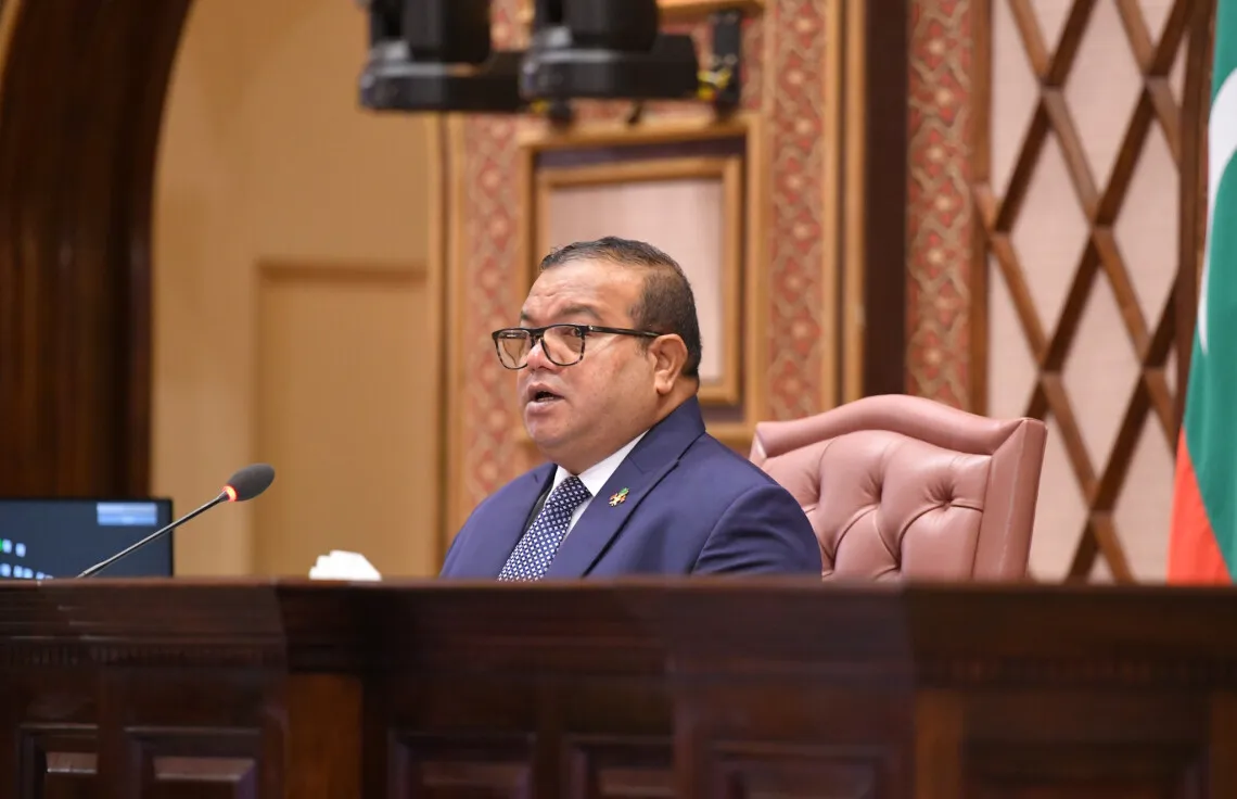 މިނިސްޓަރުންނަށް  ރުހުން ދިނުމާއި ގުޅޭ ރިޕޯޓް ފުރިހަމަ ނުވާތީ، މަޝްވަރާ ކުރުމަށް މަޖިލިސް މެދުކަނޑާލައިފި!