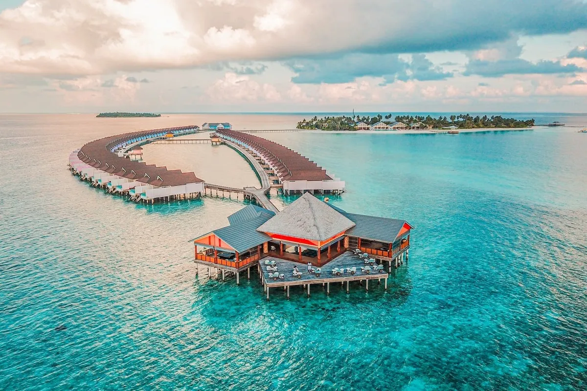ކްރެޑިޓް ރޭޓިން އެޖެންސީ ފިޗް އިން ރާއްޖޭގެ ރޭޓިން ދަށްކޮށްފި