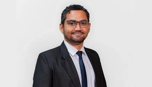 މިފްކޯގެ ސީއެފްއޯ އިލްޔާސް، މަގާމުން އިސްތިއުފާދެއްވައިފި