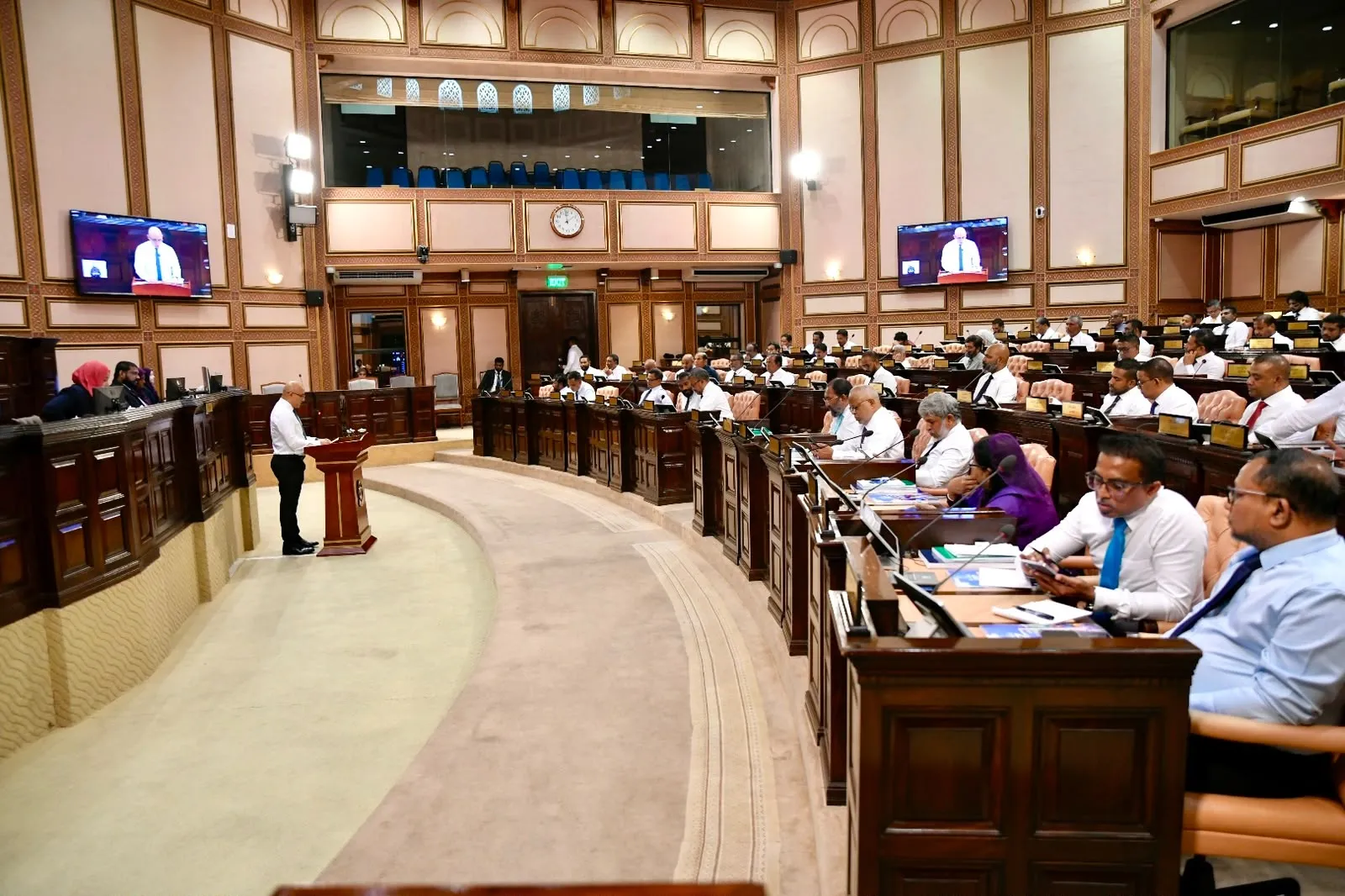 ބަޖެޓު 2027: ރާއްޖޭގެ އެންމެ ބޮޑު މިސްކިތް ހުޅުމާލޭގައި، 10،000 މީހުންނަށް އެއްފަހަރާ ނަމާދުކުރެވޭނެ 