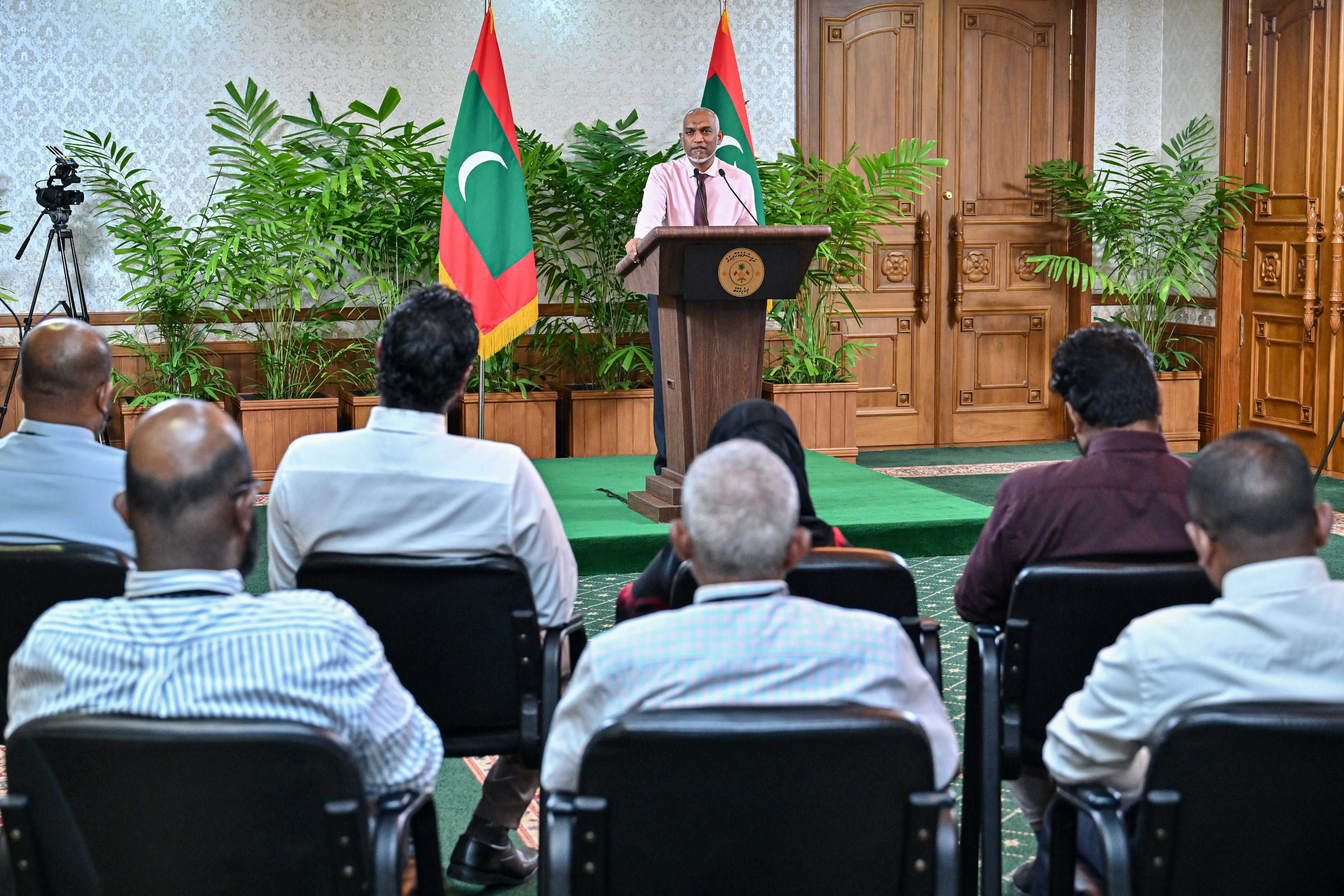 ނާޒިމް އާއި ދައްކާނެ ވާހަކައެއް ކުރާނެ މަޝްވަރާއެއް ނެތް: ރައީސް