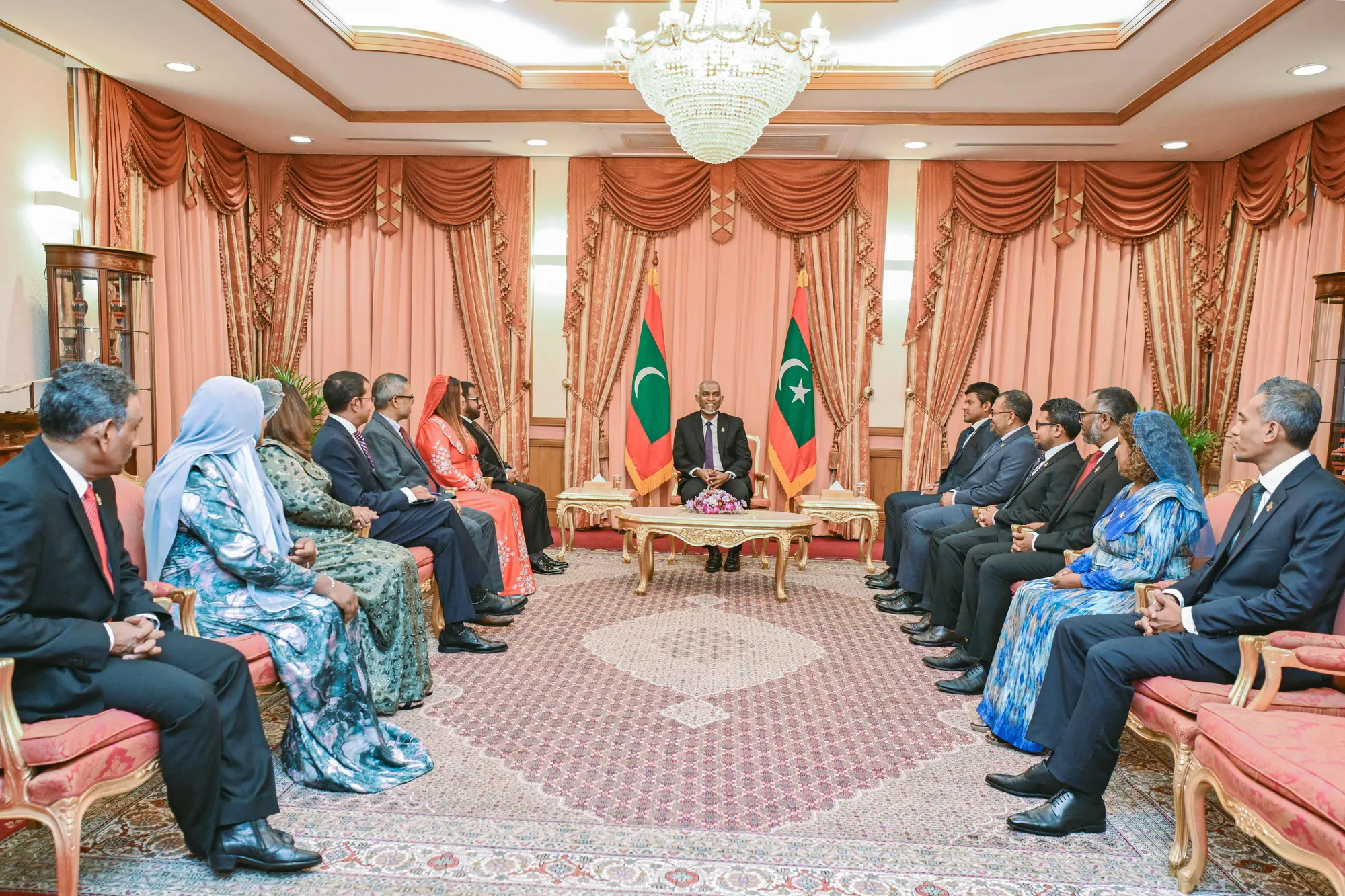 ބޭރު ޤައުމުތަކަށާއި ބައިނަލްއަޤްވާމީ ޖަމްޢިއްޔާތައް ހިމެނޭހެން 9 ސަފީރުން ޢައްޔަނުކުރައްވައިފި