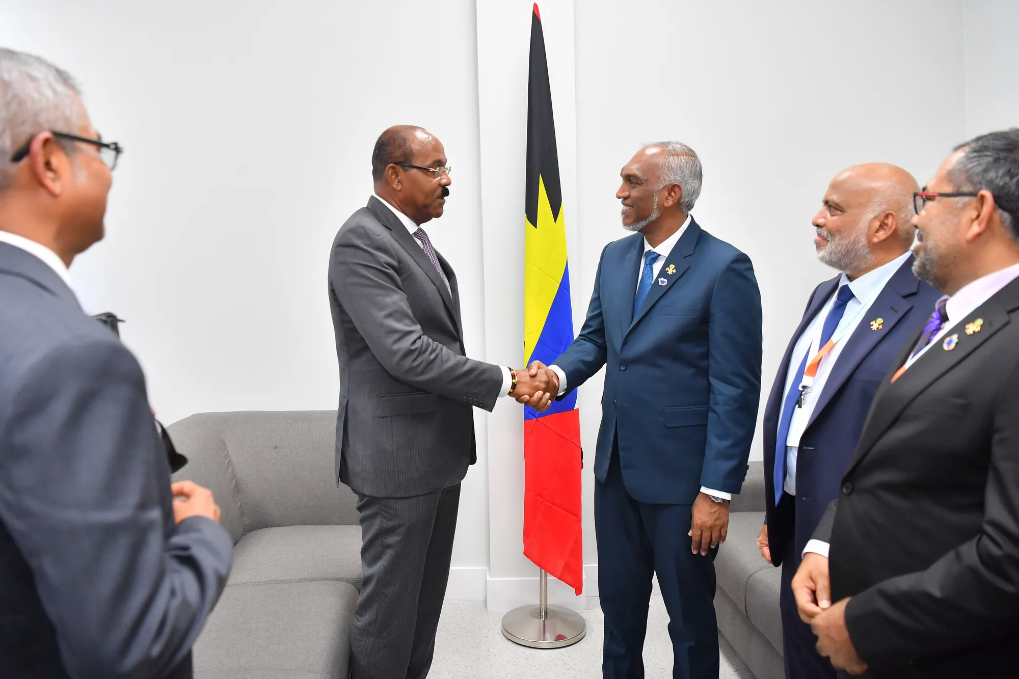 ރައީސުލްޖުމްހޫރިއްޔާ، އެންޓީގާ އެންޑް ބާބިޔުޑާގެ ބޮޑުވަޒީރާ ބައްދަލުކުރައްވައިފި
