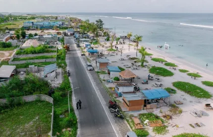 ސްނޯކްލިންގ އަށް ގޮސް އުޅުނު އަންހެނަކު ގެނބިގެން މަރުވެއްޖެ