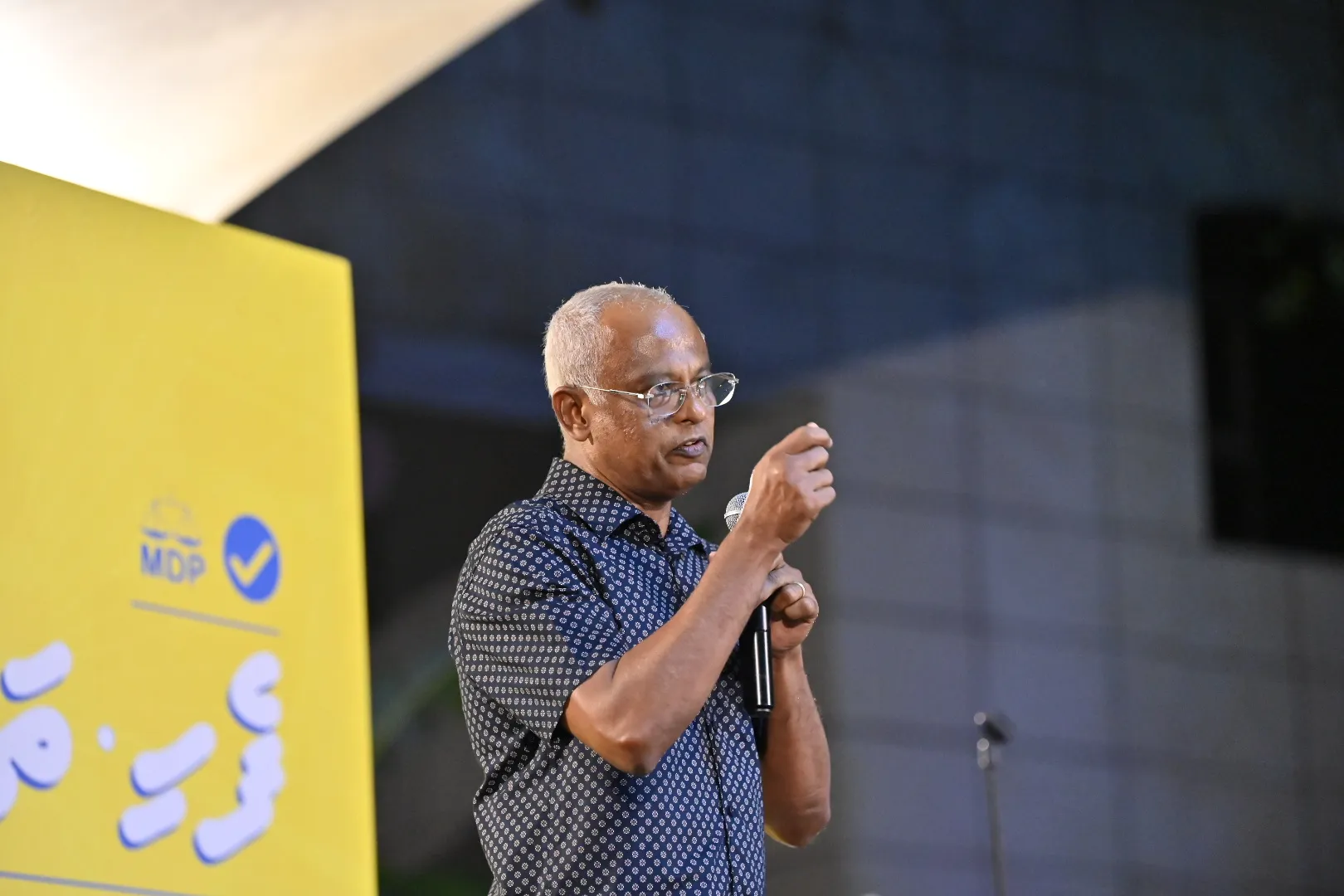 ޞާލިހްގެ ގަދަބަސް މުޢިއްޒުއަށް: ފްލެޓާއި ގޯތި މިއަދުން މިއަދަށް ހަވާލު ކުރައްވާ