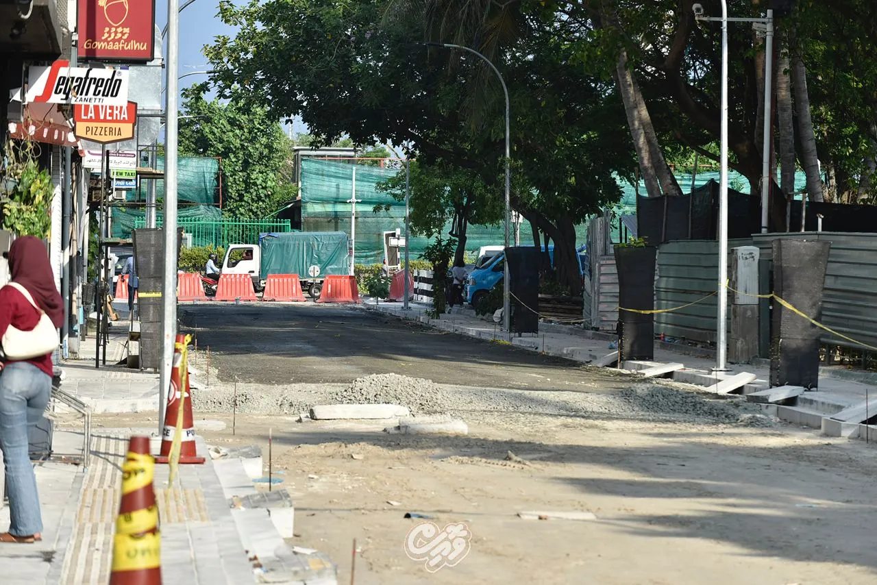 އަމީނީ މަގުގައި ފަހުން ހަދަން ފެށި ސެގުމެންޓުގައި ތާރު އަޅަން ތައްޔާރުވެއްޖެ