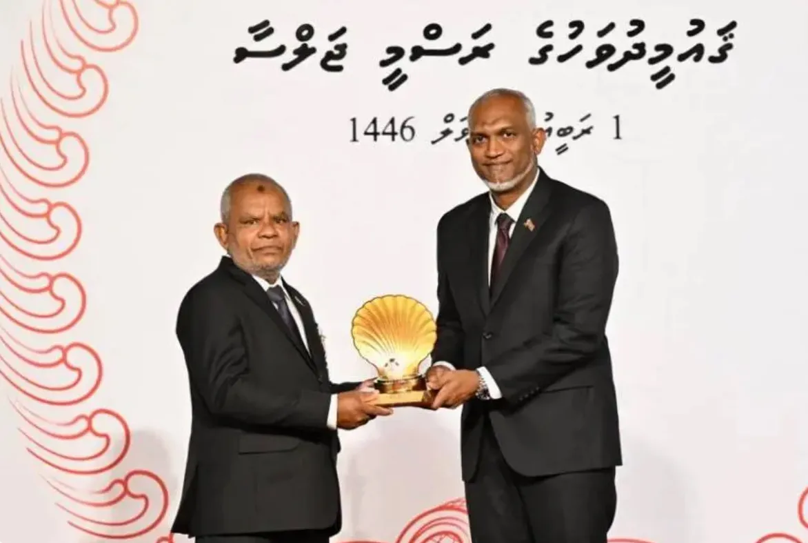 ޖުމްހޫރީ ދުވަހުގެ ޖަލްސާގައި ރައީސުލްޖުމްހޫރިއްޔާ ދެއްވާ ޚާއްޞަ އިނާމު 40 ބޭފުޅަކަށް