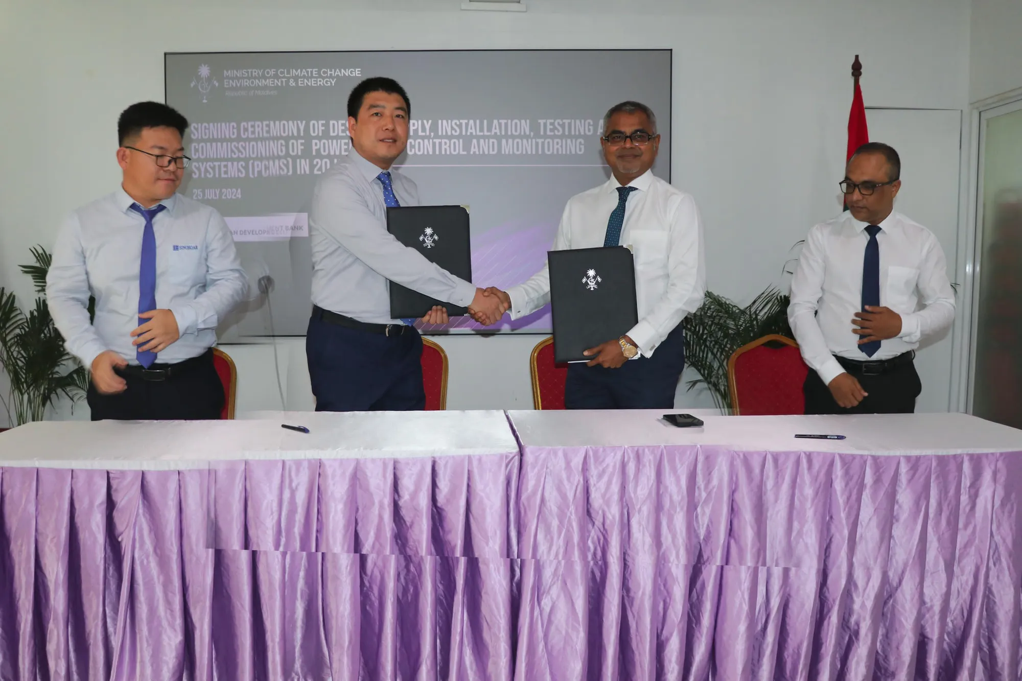 20 ރަށެއްގައި ޕަވަރ ޕްލާންޓް މޮނިޓަރިންގ ސިސްޓަމް އިންސްޓޯލްކުރުމުގެ އެއްބަސްވުމުގައި ސޮއިކޮށްފި