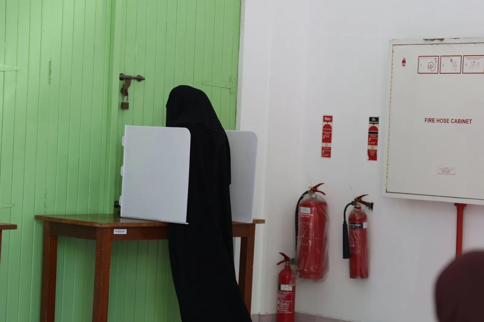 1 ޖެހުމާ ހަމައަށް އެއް ލައްކައަށްވުރެ ގިނަ މީހުން ވޯޓު ލައިފި