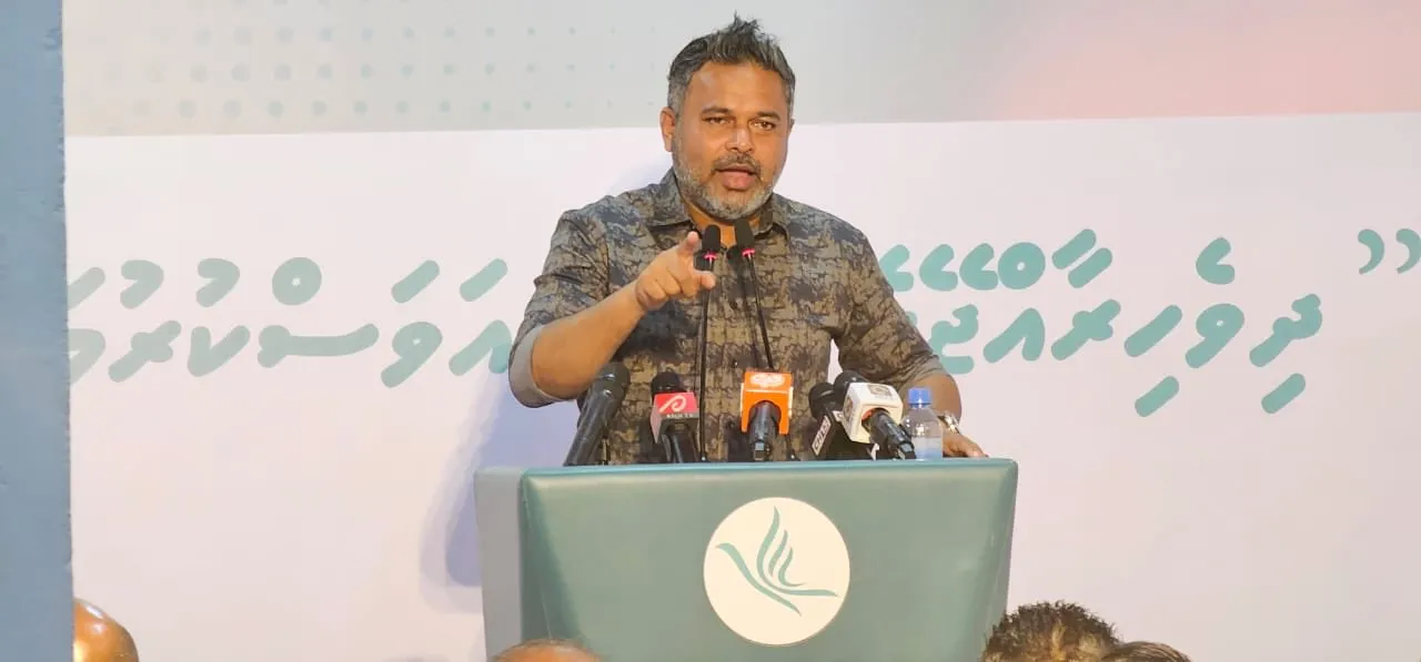 ރައީސް ޞާލިހުގެ ސަރުކާރުން ކުރި ވައްކަންތައް ބެލުމަށް އެދި ރައްޔިތުން އެބަ މެސެޖު ކުރޭ: ޝިޔާމް