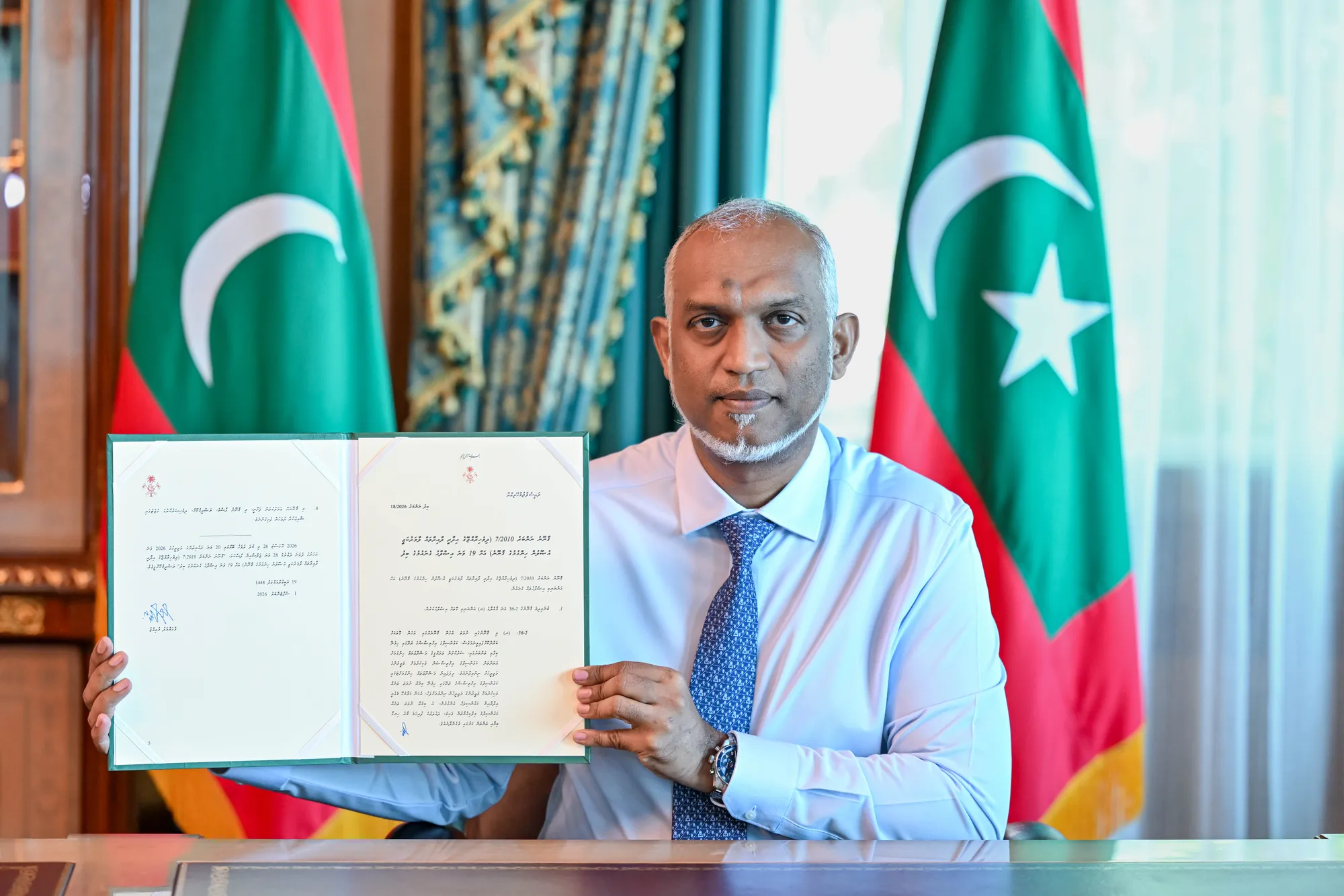 ލާމަރުކަޒީ ޤާނޫނަށް ގެނައި 19 ވަނަ އިސްލާހުގެ ބިލު ރައީސް މުޢިއްޒު ތަސްދީޤު ކުރައްވައިފި 