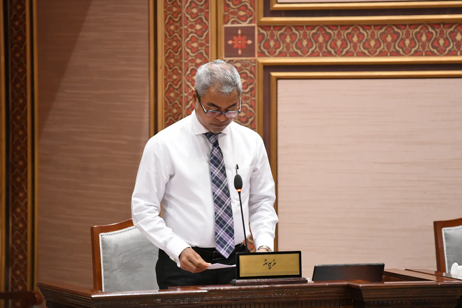 ހަމަހަމަ ކަމާއެކު ހުރިހާ ގެއެއްގައިވެސް ސޯލާ ޕެނަލް ހަރުކުރެވޭ ގޮތް ހެދުމަށް މަސައްކަތް ކުރަމުން މިދަނީ: ޠާރިގު