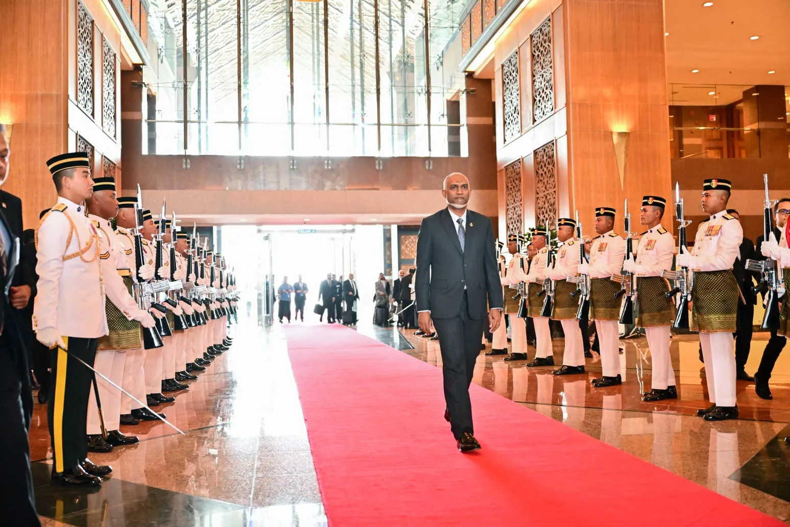 މެލޭޝިޔާއިން ރައީސް ޑރ.މުއިއްޒަށް ހޫނު މަރުޚަބާއެއް ދަންނަވައިފި
