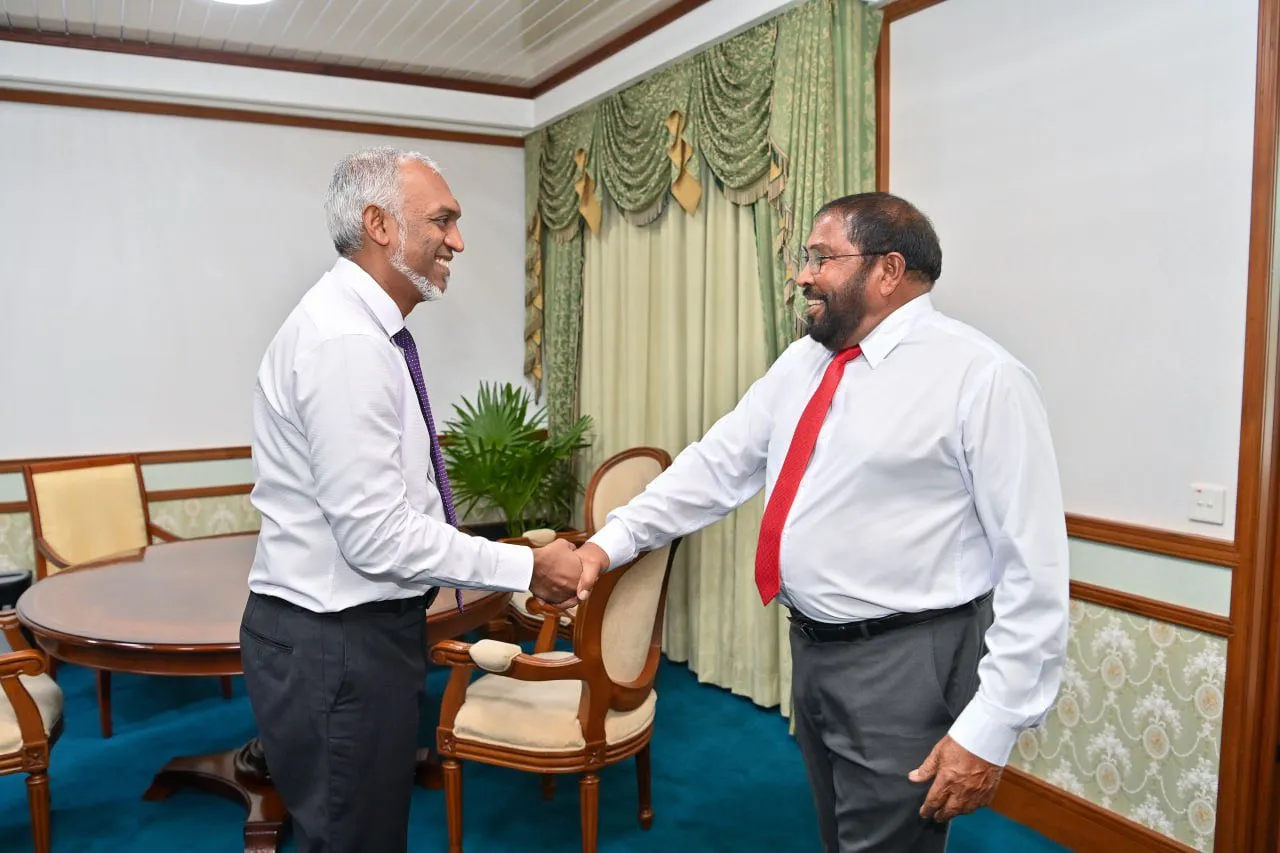 ޖުމްހޫރީ ޕާޓީގެ ލީޑަރ ޤާސިމް އިބްރާހިމް ރައީސް ޑރ މުއިއްޒާއި ބައްދަލުކުރައްވައިފި