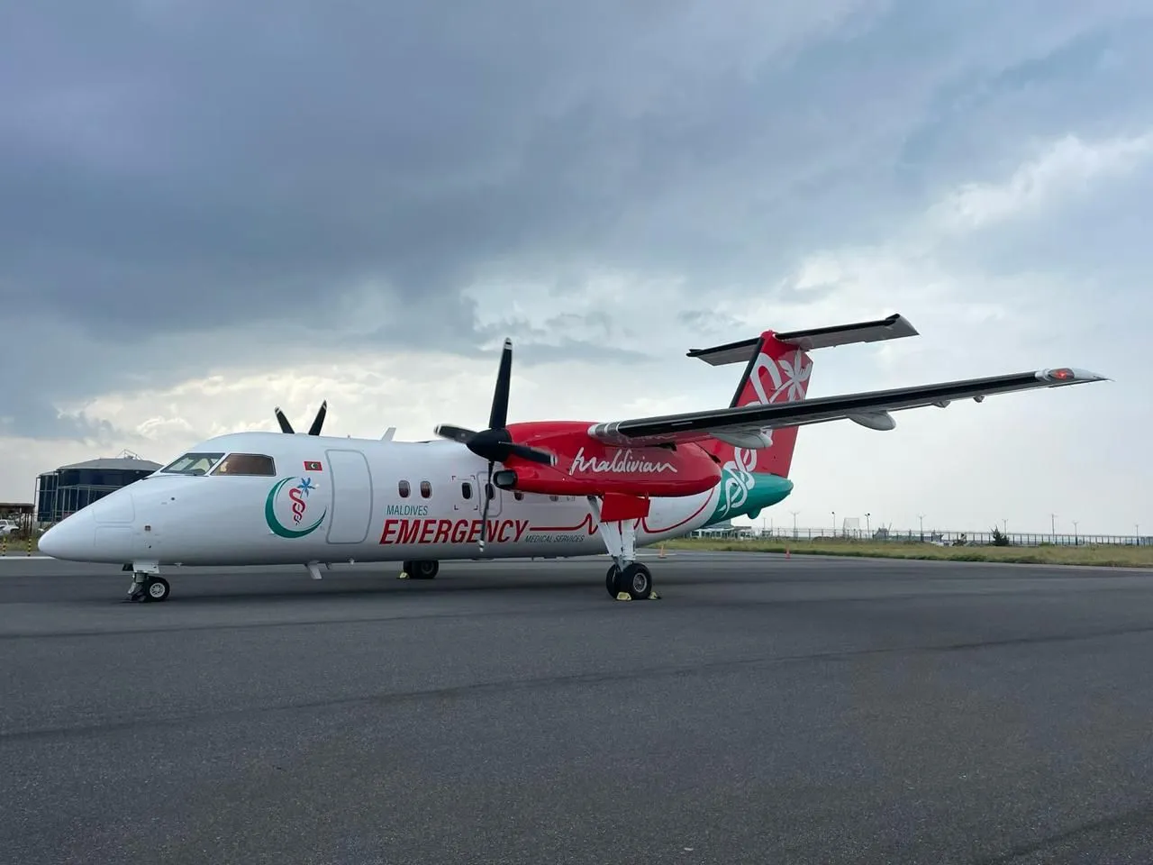 އަވަސް ފަރުވާ ދެވޭ ވަސީލަތްތަކާއި، 15 ޞިއްޚީ ޚިދުމަތްތެރިންނާއެކު އެއާ އެމްބިއުލާންސްގެ ޚިދުމަތް ފަށައިފި!