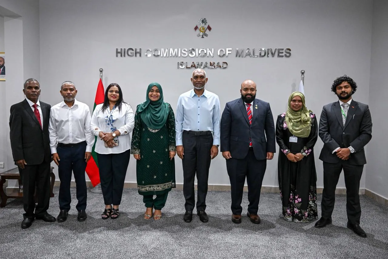 ރައީސްގެ ދެކަނބަލުން އިސްލާމްއާބާދުގައި ހުންނަ ދިވެހި ހައިކޮމިޝަނަށް ޒިޔާރަތްކުރައްވައިފި