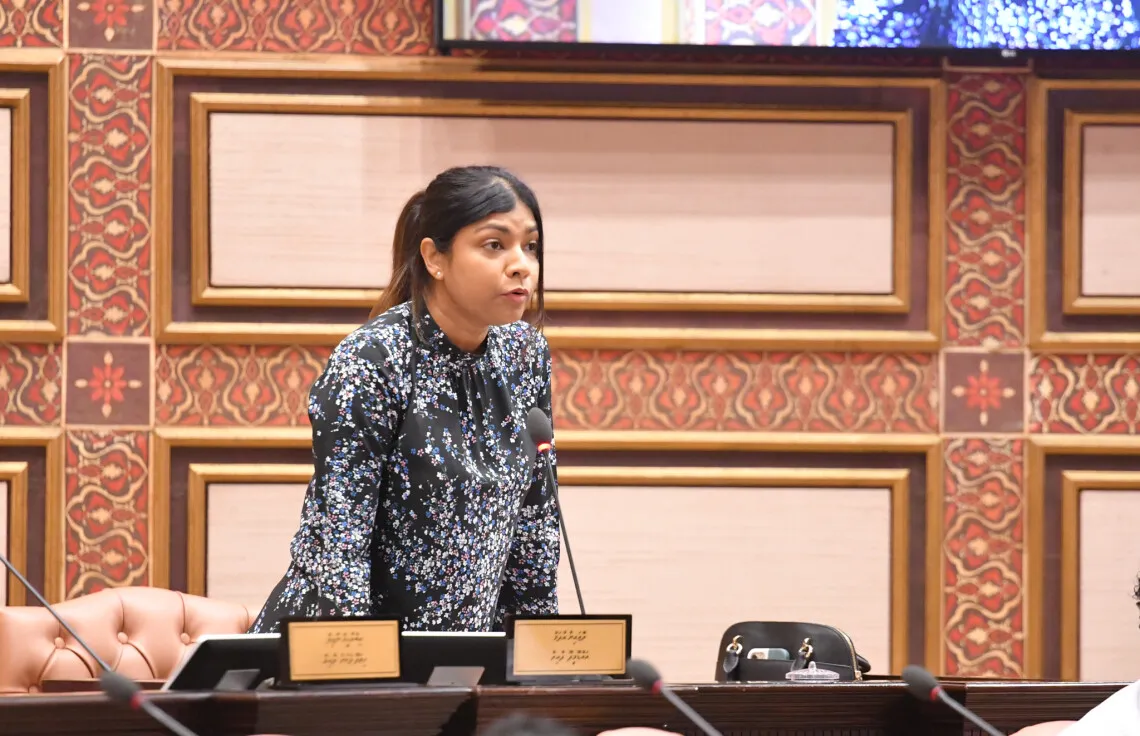 ފިރިހެނުންނަށް އަމިއްލަ ފައިސާގެ މިނިވަންކަން އޮންނަ ވަރަށް އަންހެނުންނަކަށް ނޯވޭ: ރޮޒައިނާ