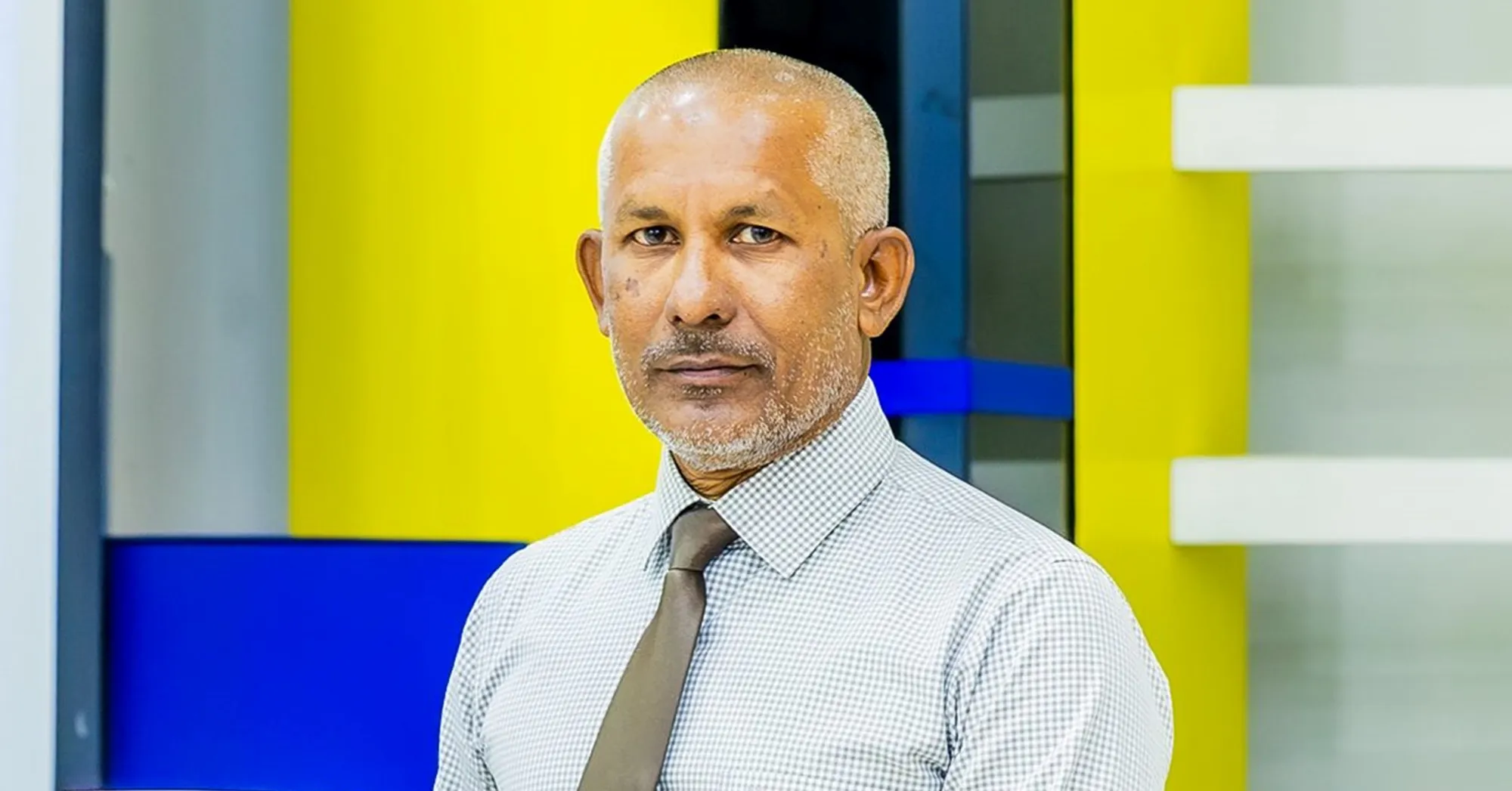 ސިނގިރޭޓު މައްސަލައިގާ މަގާމުން ވަކިކުރި މަހްމޫދް ރިޔާޒްގެ ވަޒީފާ އިޔާދަކުރަން ރައީސް ނިންމަވައިފި