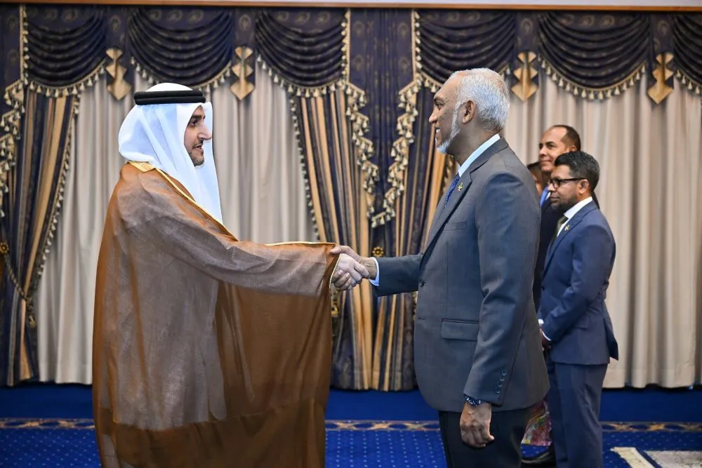 President Dr Mohamed Muizzu and Ambassador of the United Arab Emirates to Maldives,  Sheikh Rahma bin Abdulrahman Alshamsi (Photo/President's Office)