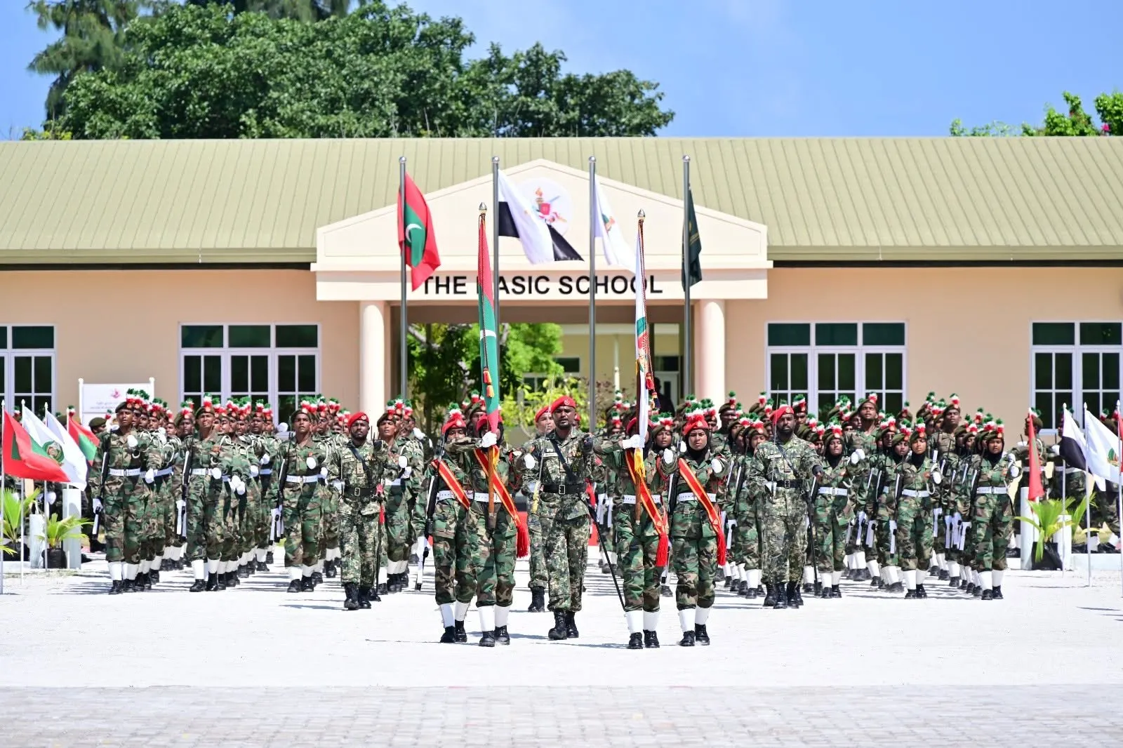 ދިވެހި ވަޠަނީ ޚިދުމަތަށް މިއަދަށް އެއް އަހަރު؛ ސަރުކާރުގެ ލަނޑުދަނޑި ފުރަތަމަ އަހަރުވެސް ޙާޞިލުކުރެވިއްޖެކަން ރައީސުލްޖުމްހޫރިއްޔާ ހާމަކުރައްވައިފި 