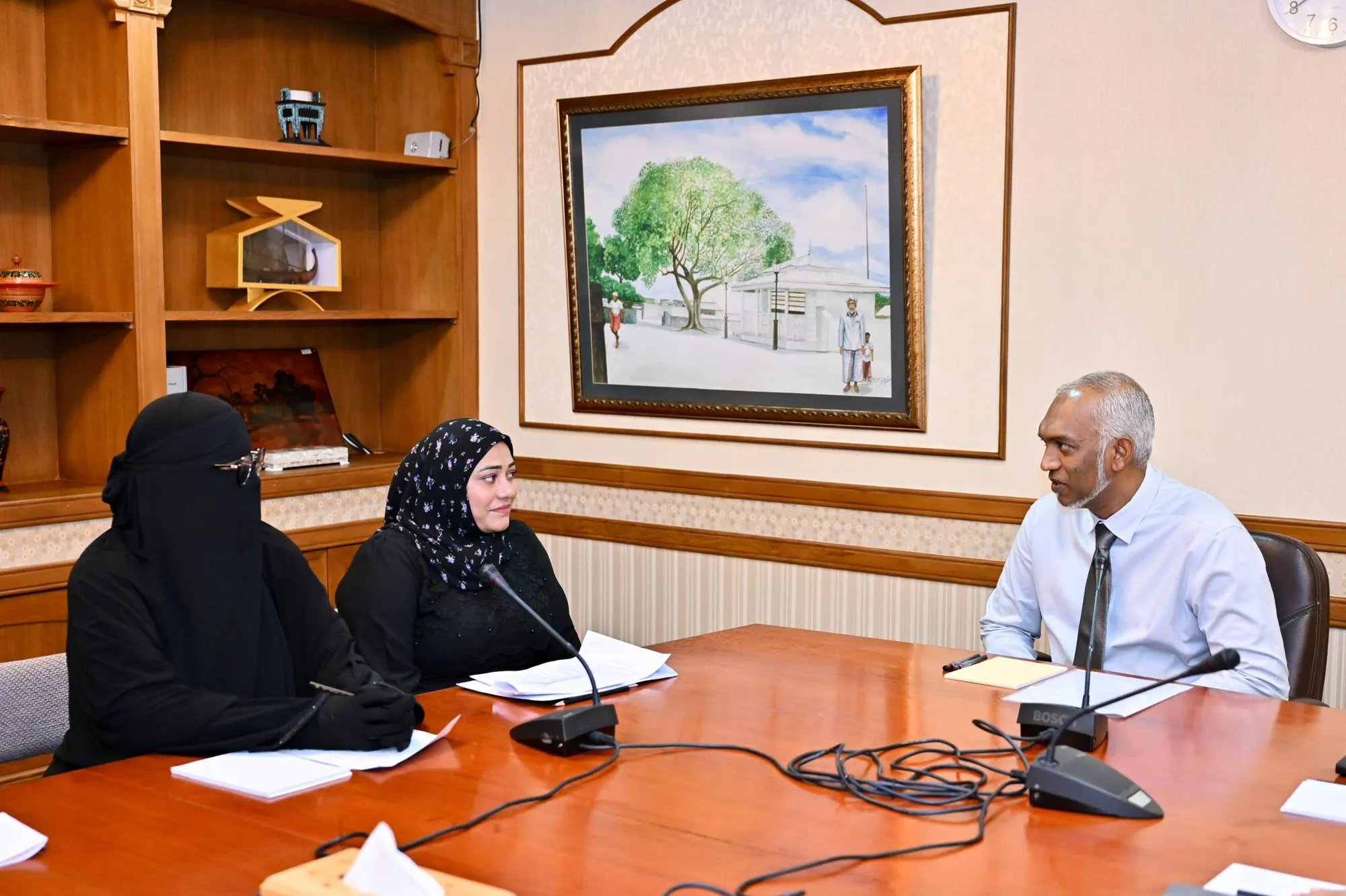 President Dr. Muizzu meeting with parents from the Maldives Autism Support and Neuro-Inclusion Unity (Photo/President's Office)