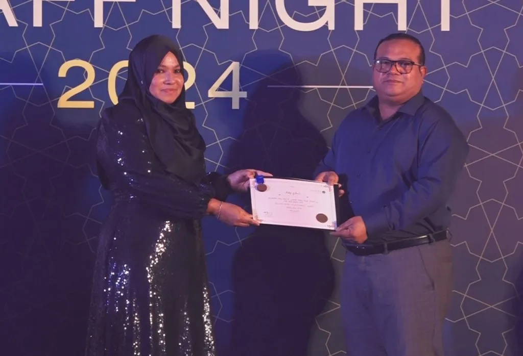މަޖިލިސް މުވަޒަފުންގެ އަގު ވަޒަންކޮށްފި