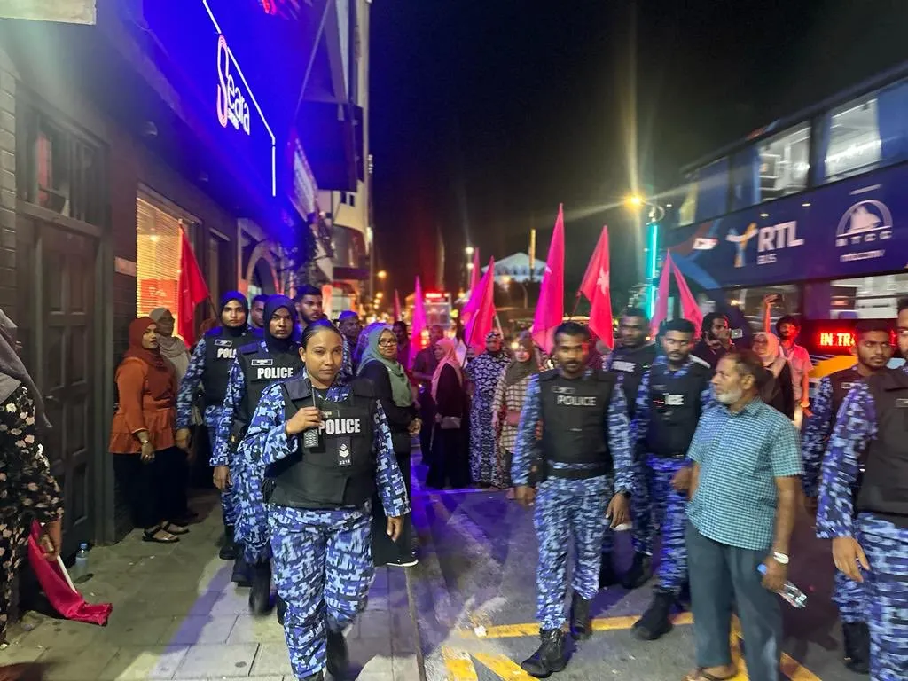 PPM head office blocked by the Maldives Police Service