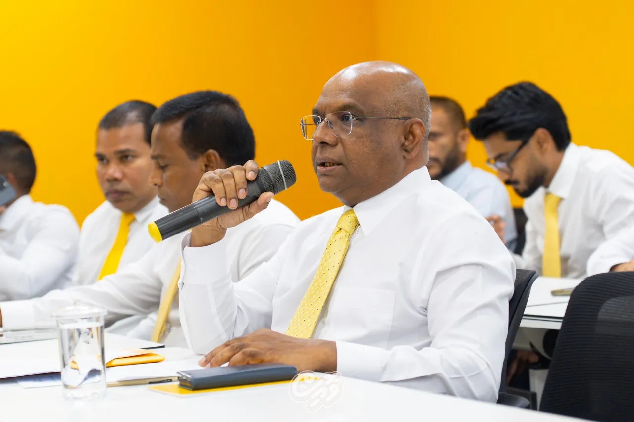 ފެނިގެން މިދިޔައީ ރައްޔިތުންގެ އަޑު އައްސަވަން ރައީސް ބޭނުންފުޅުނުވި މަންޒަރު: ޝާހިދު