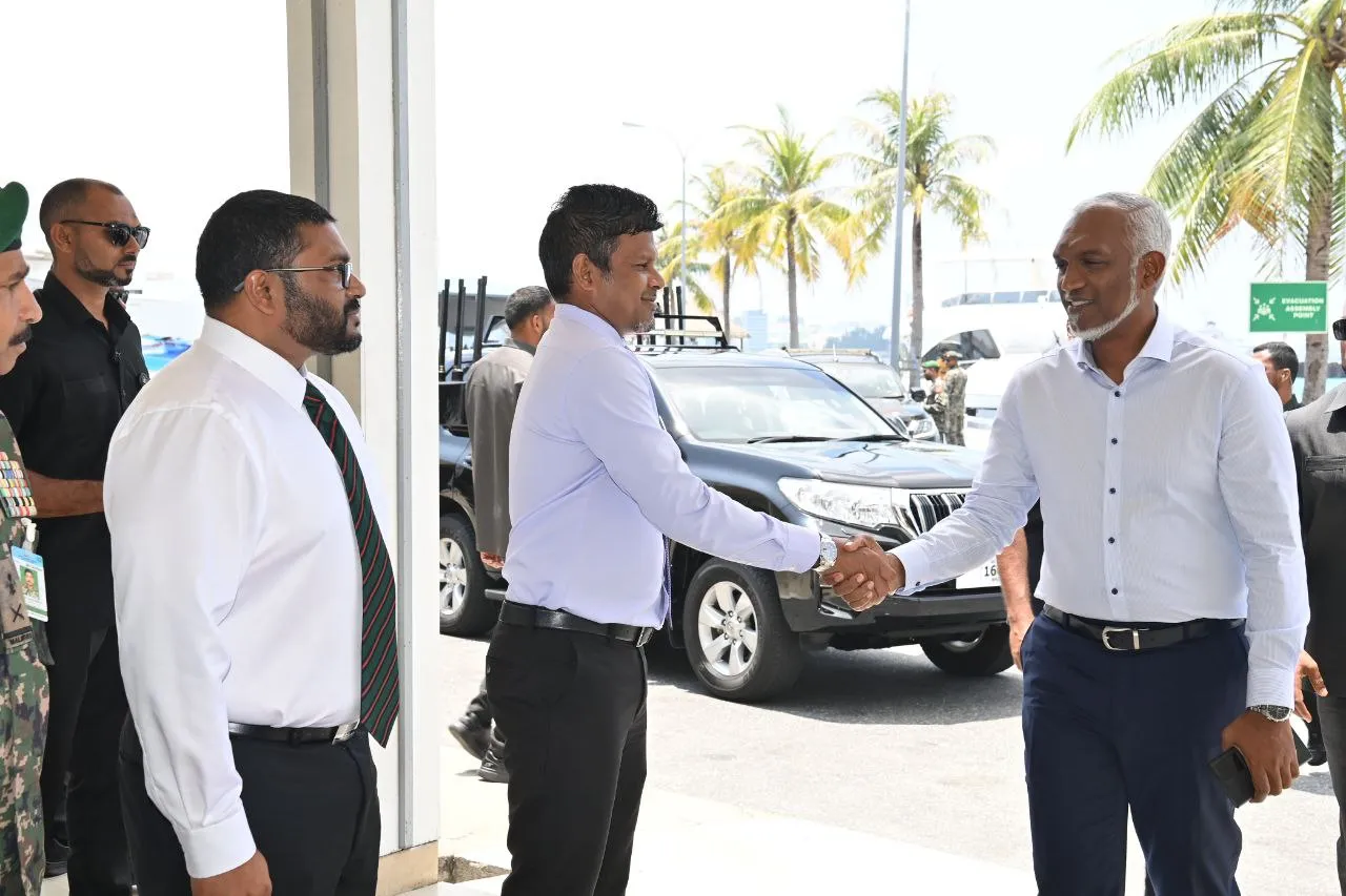 ދ، މ އަދި ވ އަތޮޅުގެ ބައެއް ރަށްތަކަށް ކުރައްވާ ދަތުރުފުޅެއްގައި ރައީސް ޑރ.މުއިއްޒު ފުރާވަޑައިގެންފި